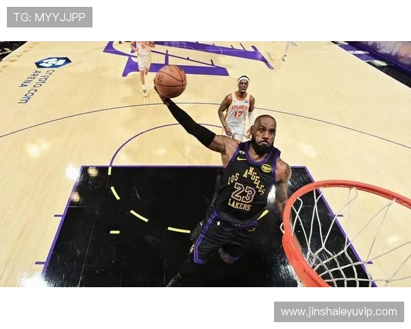 湖人队连续逆转胜利引爆球迷期待詹姆斯状态回暖助力球队冲击季后赛