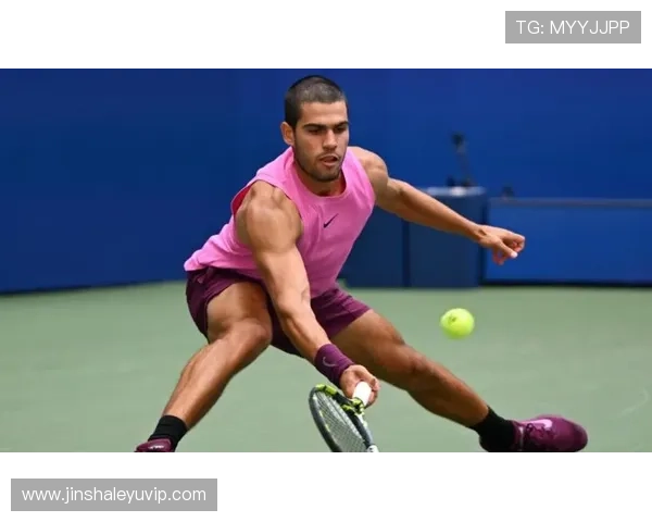 网球赛场风云再起 世界顶级球员激烈角逐争夺年度冠军